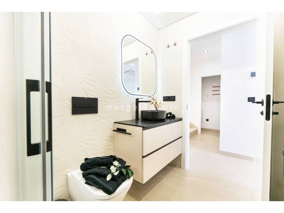 4 sovrum Villa till salu i San Pedro del Pinatar med pool - 499 000 € (Ref: 9643498)