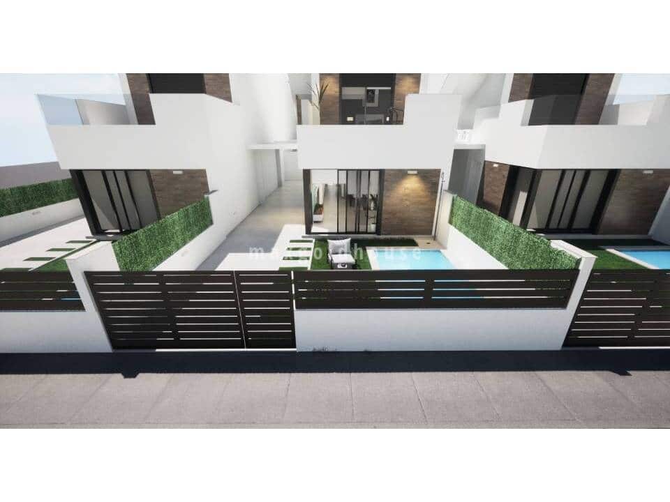 Chalet de 3 habitaciones en Los Alcázares en venta con piscina - 419.900 € (Ref: 9643503)