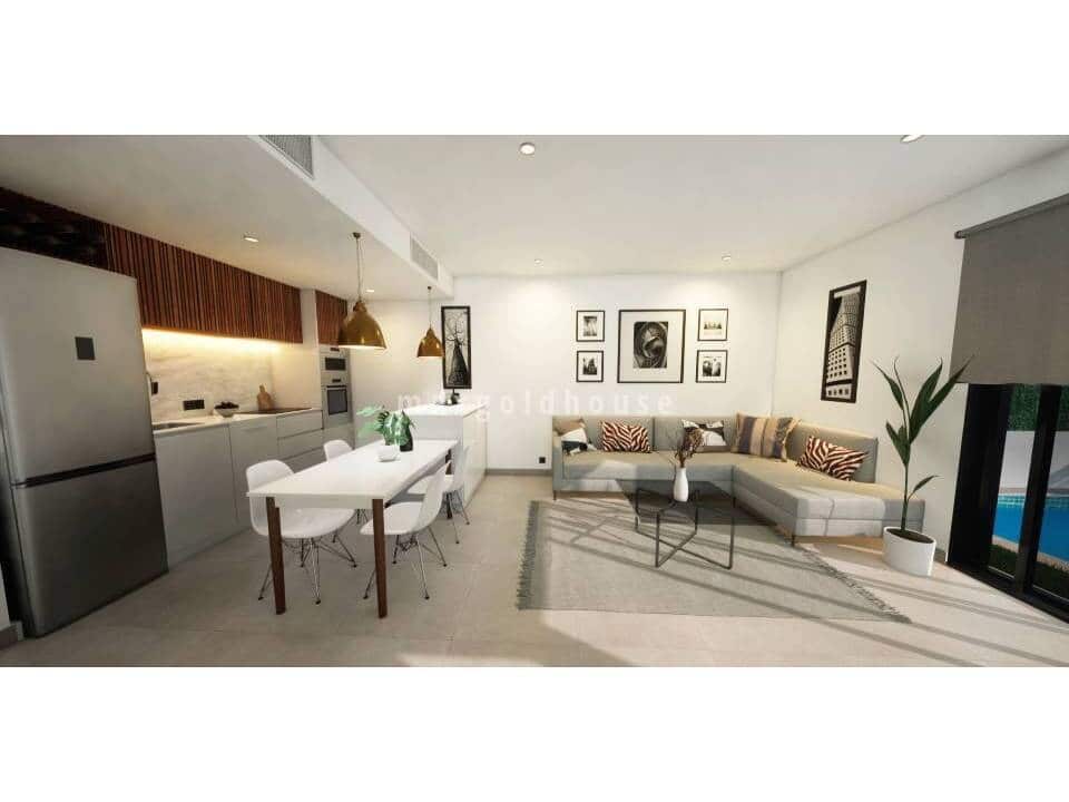 Chalet de 3 habitaciones en Los Alcázares en venta con piscina - 419.900 € (Ref: 9643503)