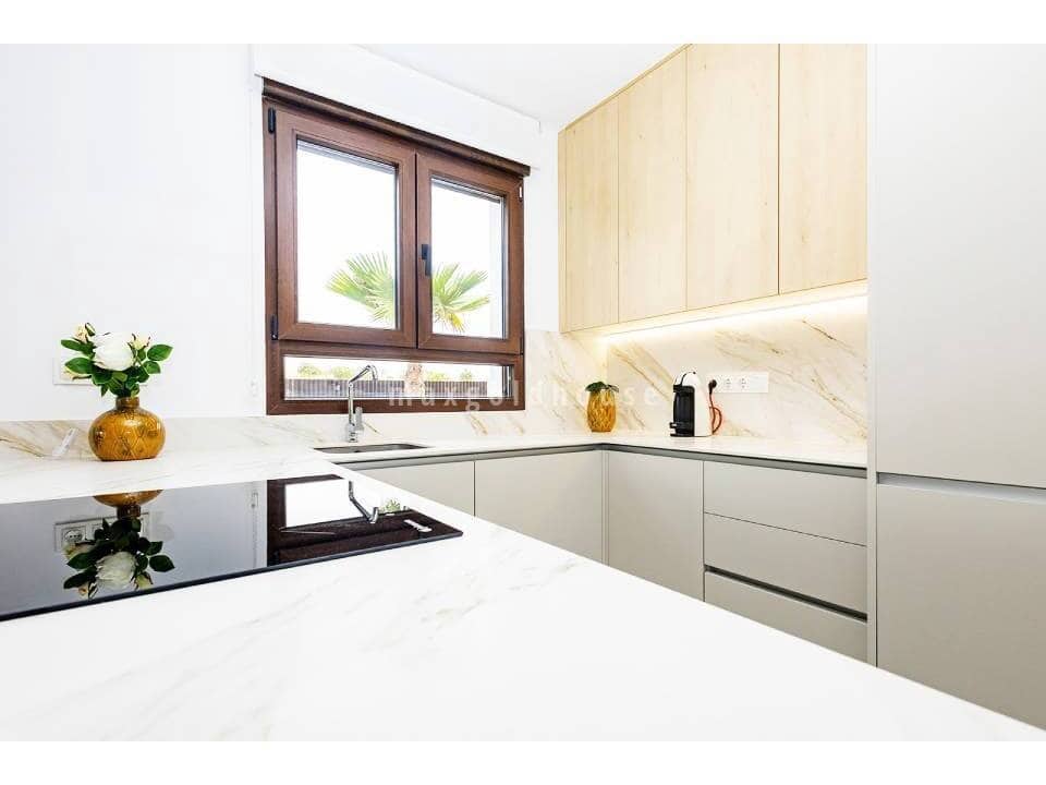 2 makuuhuone Huvila myytävänä paikassa Los Montesinos mukana uima-altaan - 351 000 € (Ref: 9643510)