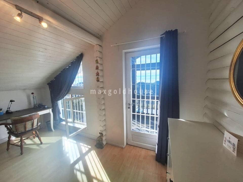 4 slaapkamer Villa te koop in Competa met zwembad - € 330.000 (Ref: 9646392)