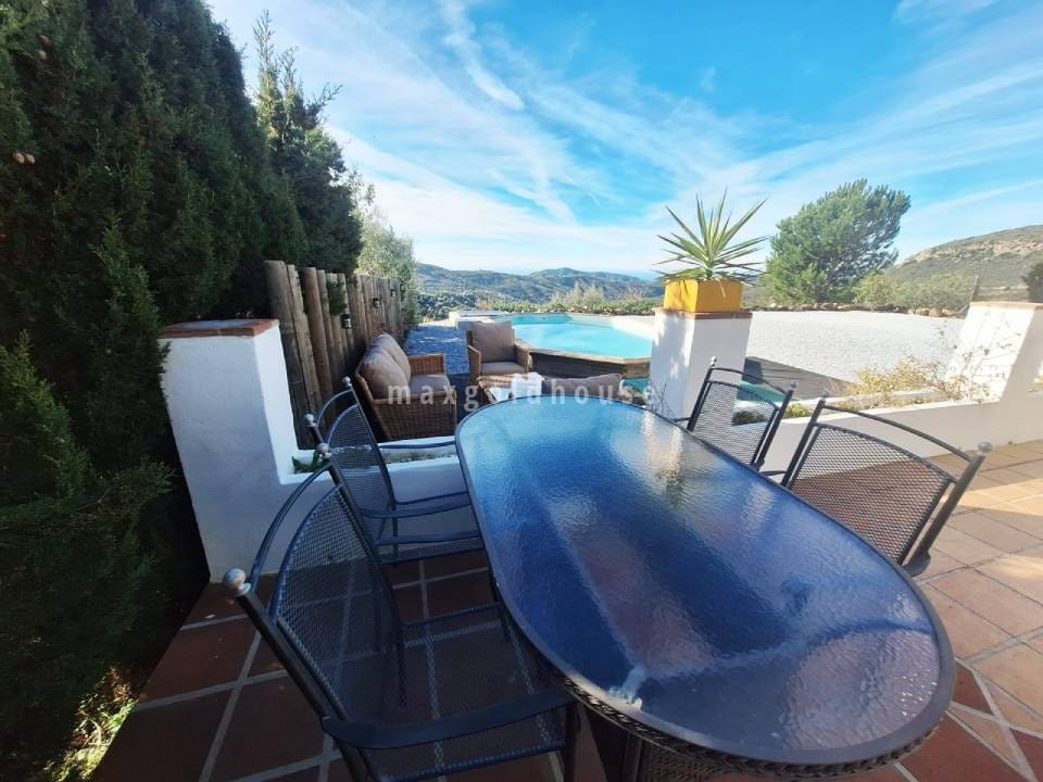 4 slaapkamer Villa te koop in Competa met zwembad - € 330.000 (Ref: 9646392)