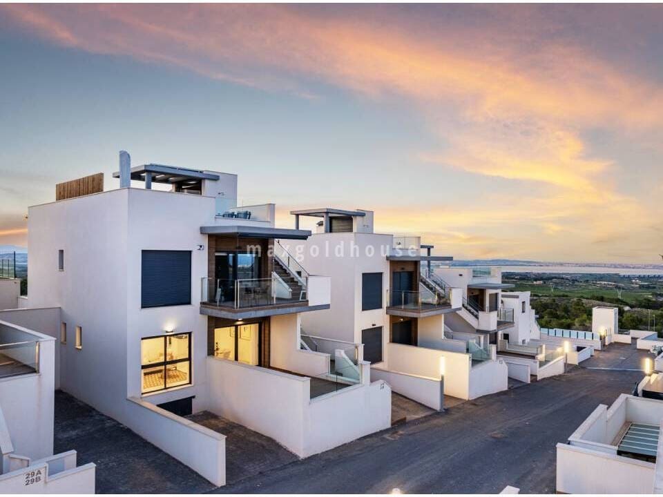 2 bedroom Apartment for sale in San Miguel de Salinas with pool - € 375,000 (Ref: 9646399)