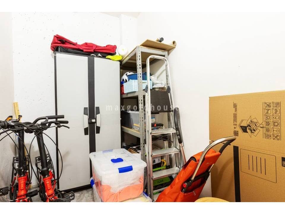 2 bedroom Apartment for sale in Torrevieja with pool - € 215,000 (Ref: 9649872)