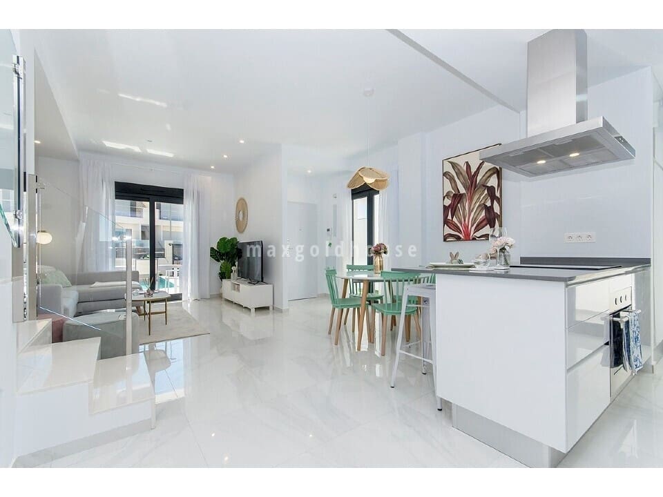 3 soveværelse Villa til salg i Los Montesinos med swimmingpool - € 395.000 (Ref: 9650853)