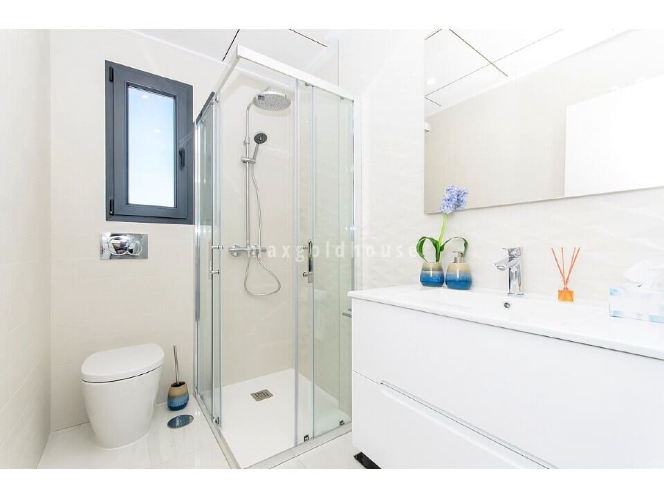 3 soveværelse Villa til salg i Los Montesinos med swimmingpool - € 395.000 (Ref: 9650853)