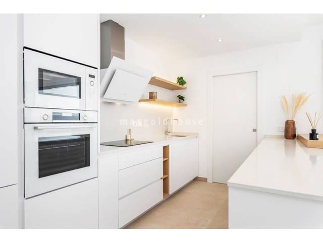 Chalet de 3 habitaciones en Los Alcázares en venta con piscina - 499.900 € (Ref: 9663292)