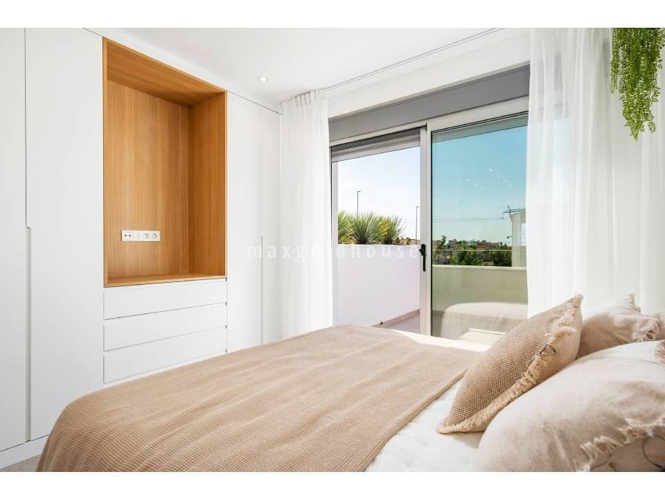 3 sovrum Villa till salu i Los Alcazares med pool - 399 900 € (Ref: 9665560)