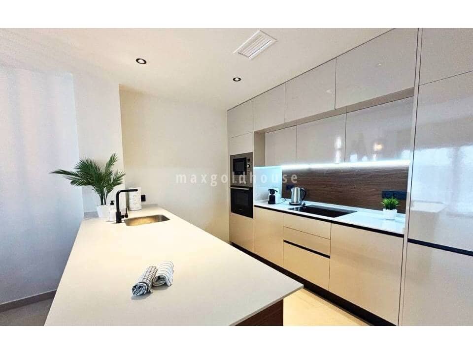 2 makuuhuone Huoneisto myytävänä paikassa Torrevieja mukana uima-altaan - 349 000 € (Ref: 9667086)