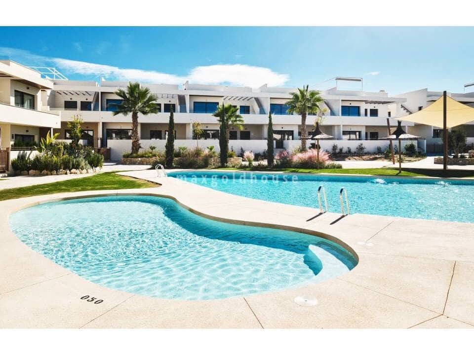 2 makuuhuone Huoneisto myytävänä paikassa Torrevieja mukana uima-altaan - 349 000 € (Ref: 9667086)