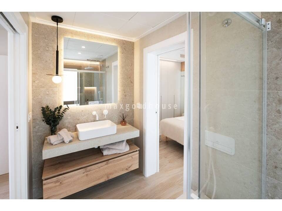 3 bedroom Villa for sale in Los Alcazares with pool - € 439,000 (Ref: 9667224)