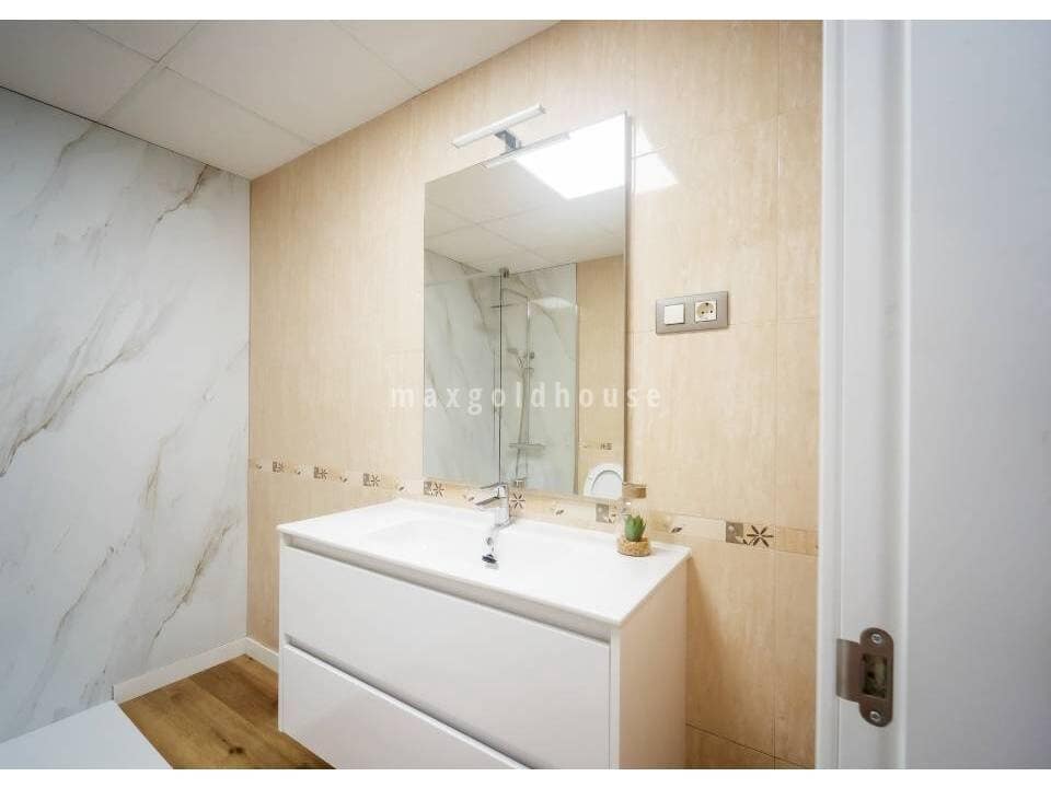 2 bedroom Apartment for sale in Cuevas del Almanzora with pool - € 118,900 (Ref: 9674772)