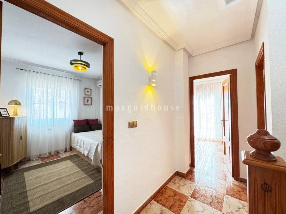 2 soveværelse Rækkehus til salg i Orihuela Costa med swimmingpool - € 229.900 (Ref: 9680550)