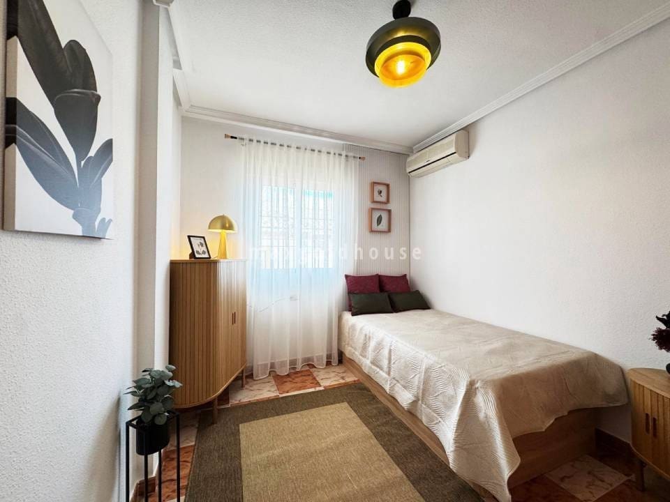 2 soveværelse Rækkehus til salg i Orihuela Costa med swimmingpool - € 229.900 (Ref: 9680550)