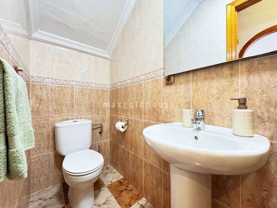 2 soveværelse Rækkehus til salg i Orihuela Costa med swimmingpool - € 229.900 (Ref: 9680550)