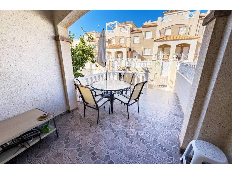 2 soveværelse Lejlighed til salg i Torrevieja med swimmingpool - € 152.000 (Ref: 9687640)
