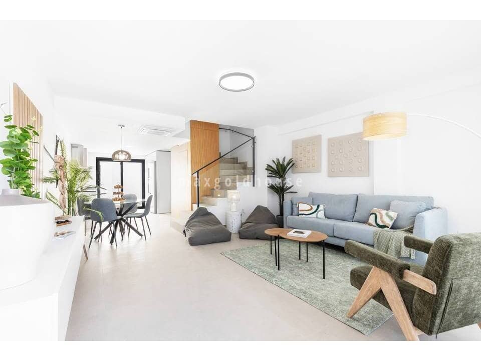 Casa de 4 habitaciones en Rafal en venta con piscina - 269.000 € (Ref: 9688609)