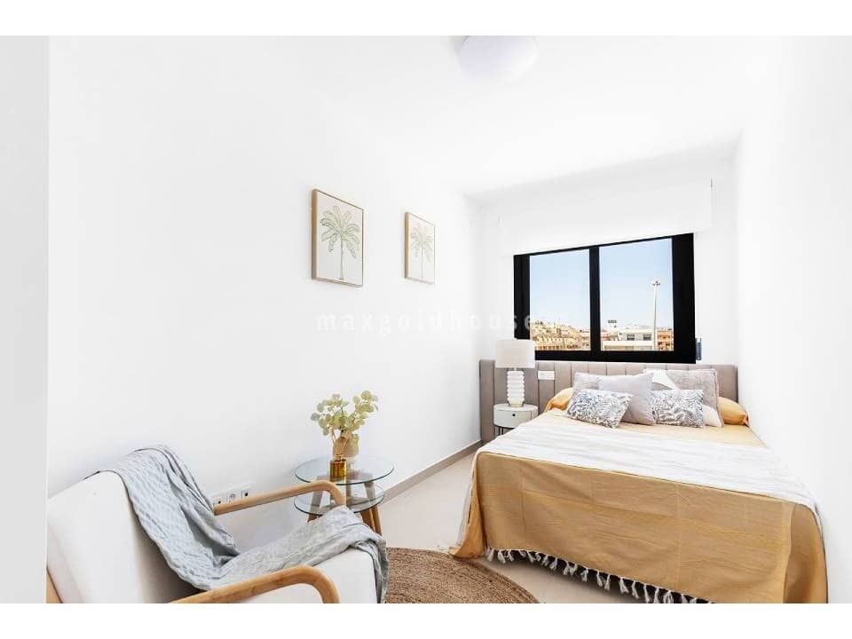 Casa de 4 habitaciones en Rafal en venta con piscina - 269.000 € (Ref: 9688609)