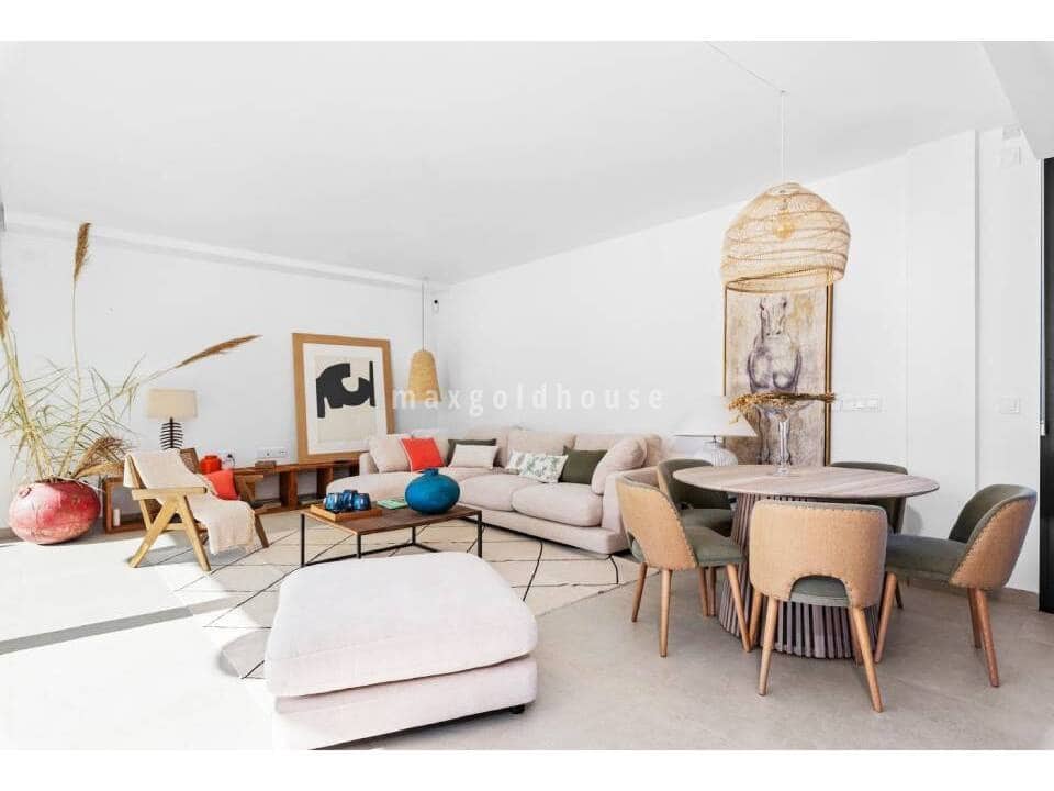 3 makuuhuone Huvila myytävänä paikassa Mar de Cristal mukana uima-altaan - 549 000 € (Ref: 9694486)