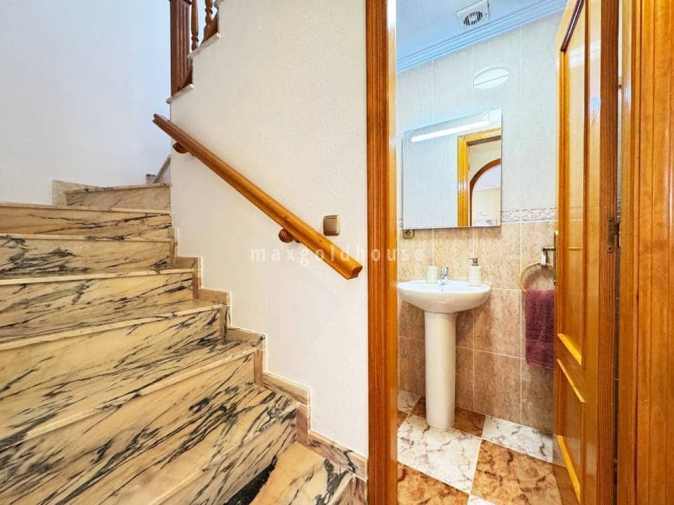 2 soveværelse Rækkehus til salg i Orihuela Costa med swimmingpool - € 229.900 (Ref: 9694493)