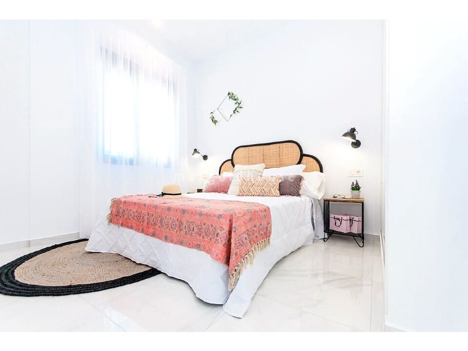 3 bedroom Villa for sale in Los Montesinos with pool - € 415,000 (Ref: 9696920)