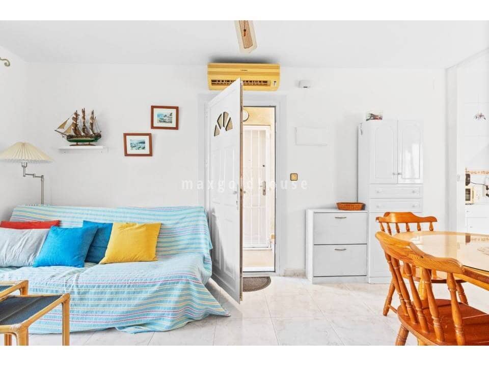 2 bedroom Apartment for sale in El Chaparral with pool - € 140,000 (Ref: 9706020)