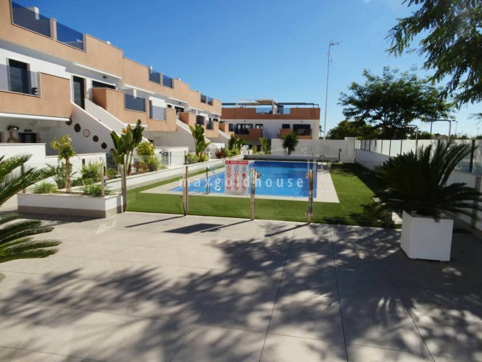 3 bedroom Apartment for sale in Pilar de la Horadada with pool - € 325,000 (Ref: 9706021)
