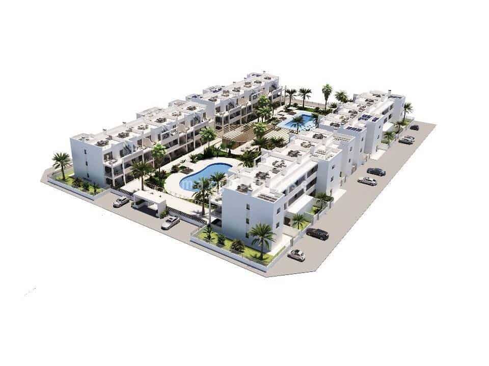 3 quarto Apartamento para venda em San Cayetano com piscina - 246 900 € (Ref: 9709169)