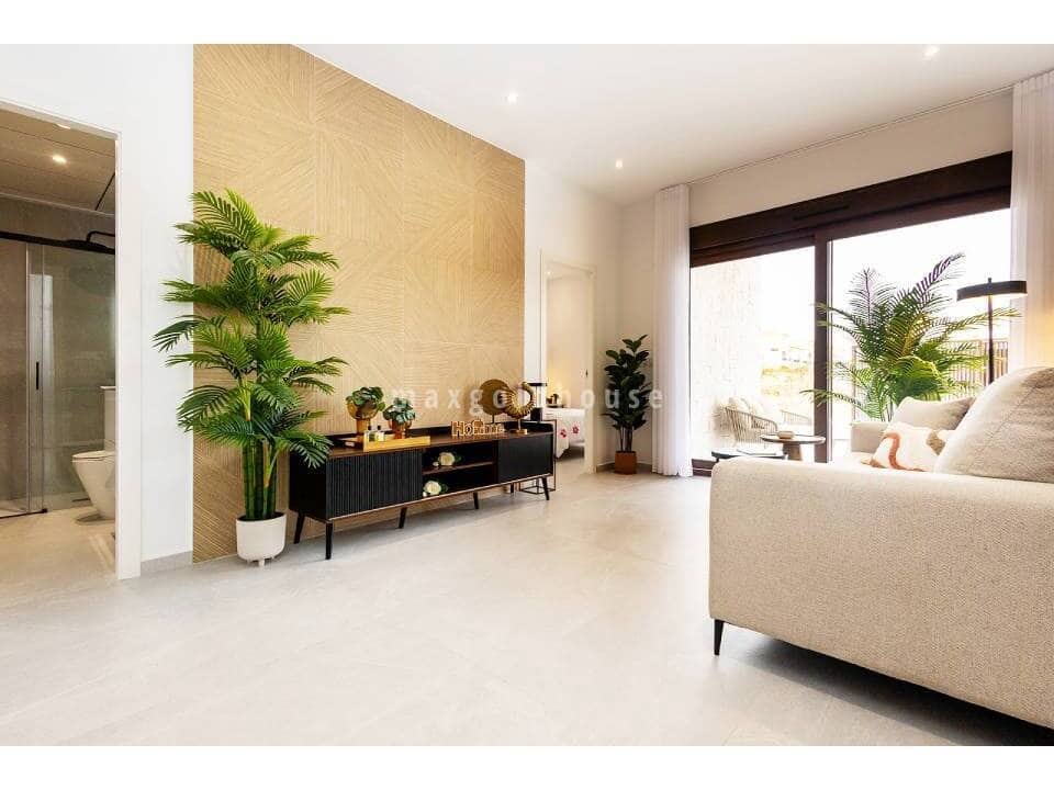 2 bedroom Villa for sale in Los Montesinos with pool - € 351,000 (Ref: 9709173)