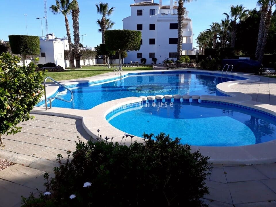 3 bedroom Apartment for sale in Villamartin with pool - € 225,000 (Ref: 9709174)