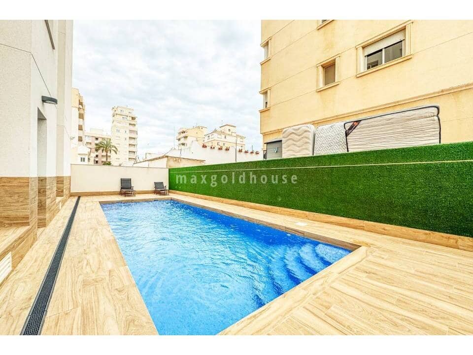 2 slaapkamer Appartement te koop in Torrevieja met zwembad - € 215.000 (Ref: 9714218)