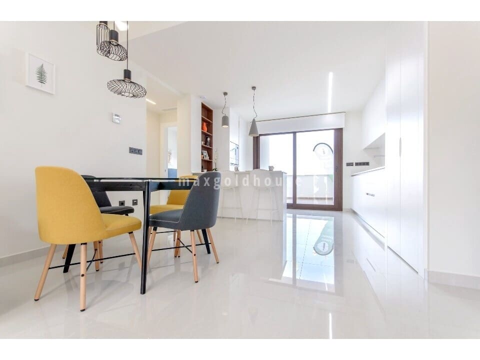 2 sypialnia Apartament na sprzedaż w Los Balcones z basenem - 285 000 € (Ref: 9729751)