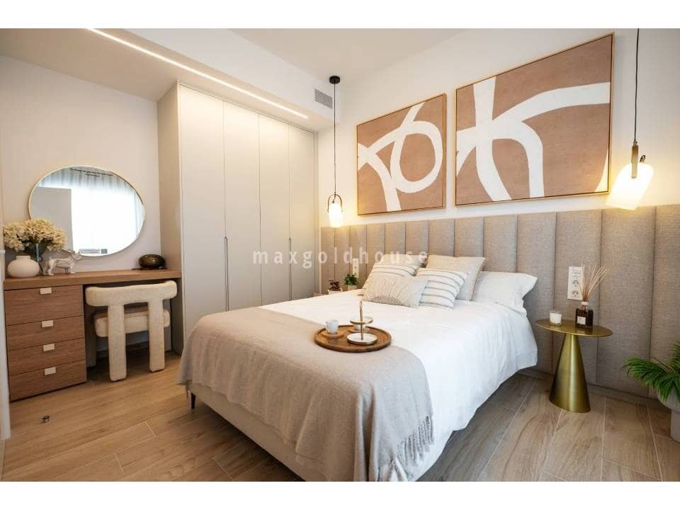 Chalet de 3 habitaciones en Los Alcázares en venta con piscina - 439.000 € (Ref: 9729761)