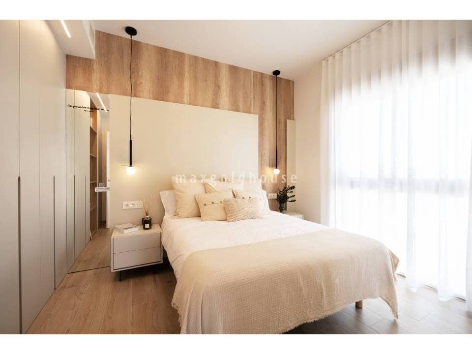 Chalet de 3 habitaciones en Los Alcázares en venta con piscina - 439.000 € (Ref: 9729761)