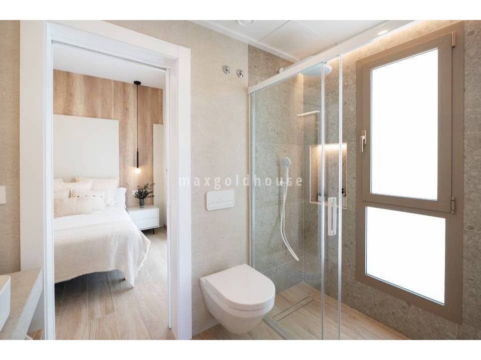 Chalet de 3 habitaciones en Los Alcázares en venta con piscina - 439.000 € (Ref: 9729761)