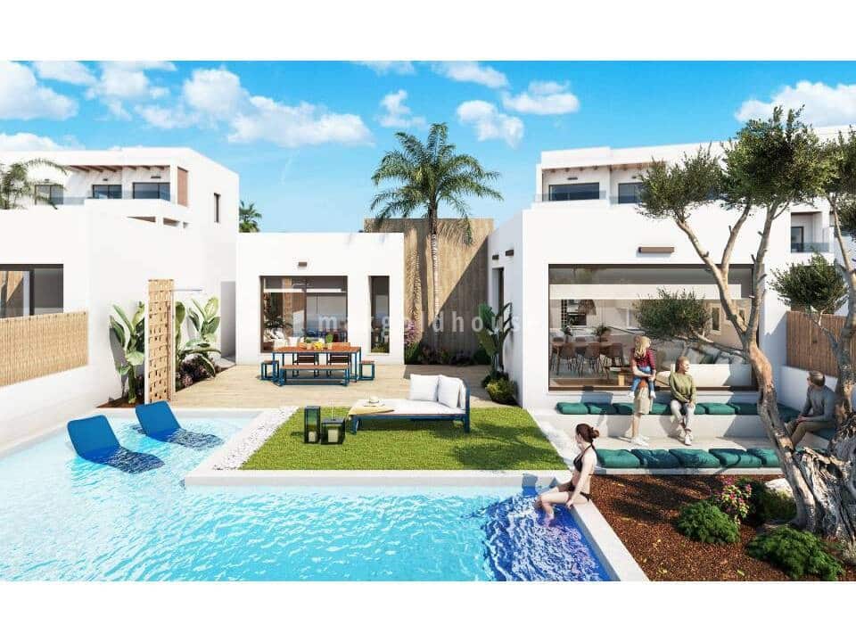 Chalet de 3 habitaciones en Los Alcázares en venta con piscina - 559.900 € (Ref: 9734205)