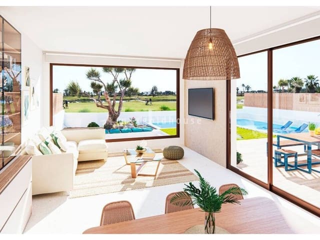 Chalet de 3 habitaciones en Los Alcázares en venta con piscina - 559.900 € (Ref: 9734205)