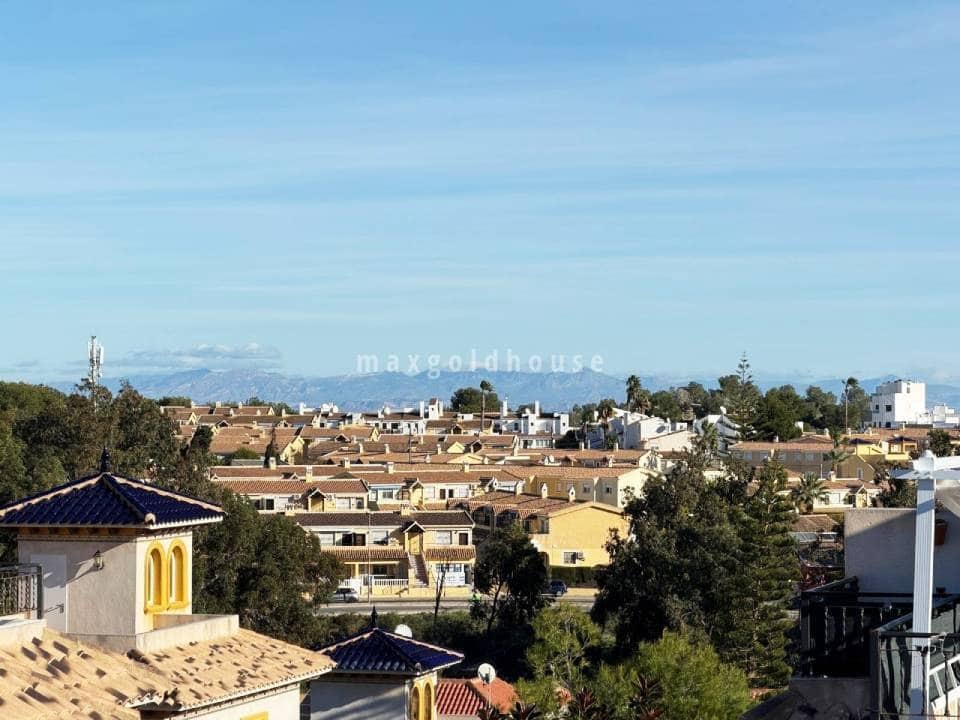 2 soverom Rekkehus til salgs i Villamartin med svømmebasseng - € 225 000 (Ref: 9737719)