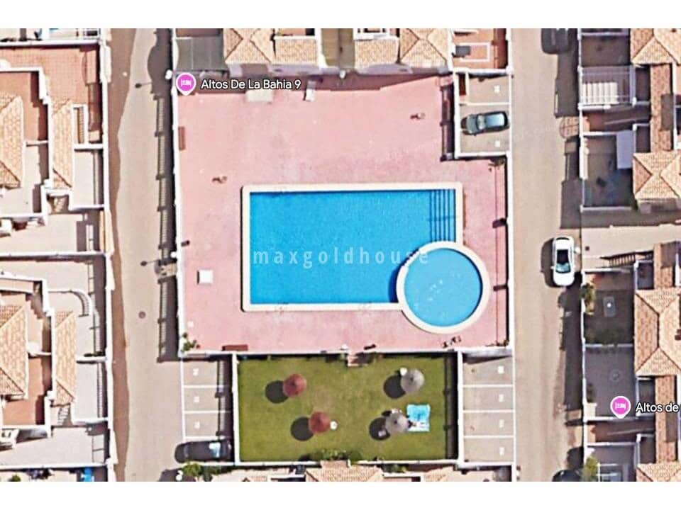 Apartamento de 2 habitaciones en Torrevieja en venta con piscina - 152.000 € (Ref: 9741414)