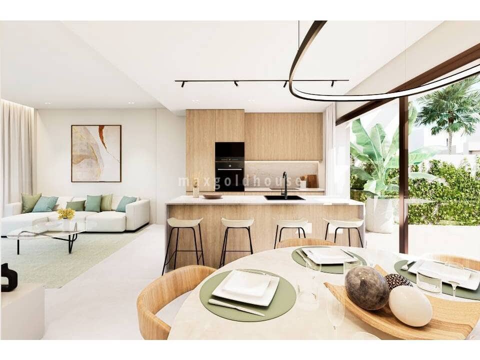 Chalet de 3 habitaciones en Los Alcázares en venta con piscina - 429.000 € (Ref: 9758239)