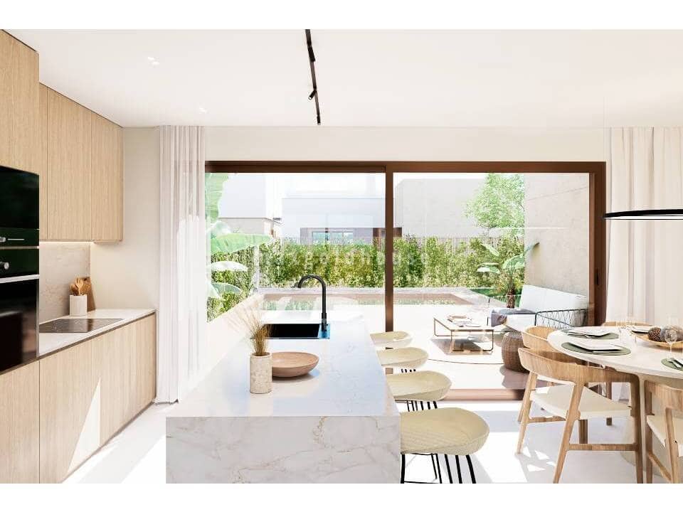 Chalet de 3 habitaciones en Los Alcázares en venta con piscina - 429.000 € (Ref: 9758239)