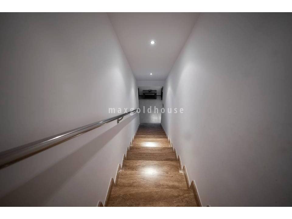 4 soverom Villa til salgs i Avileses med svømmebasseng - € 1 350 000 (Ref: 9770124)