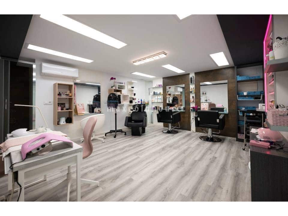 4 soverom Villa til salgs i Avileses med svømmebasseng - € 1 350 000 (Ref: 9770124)