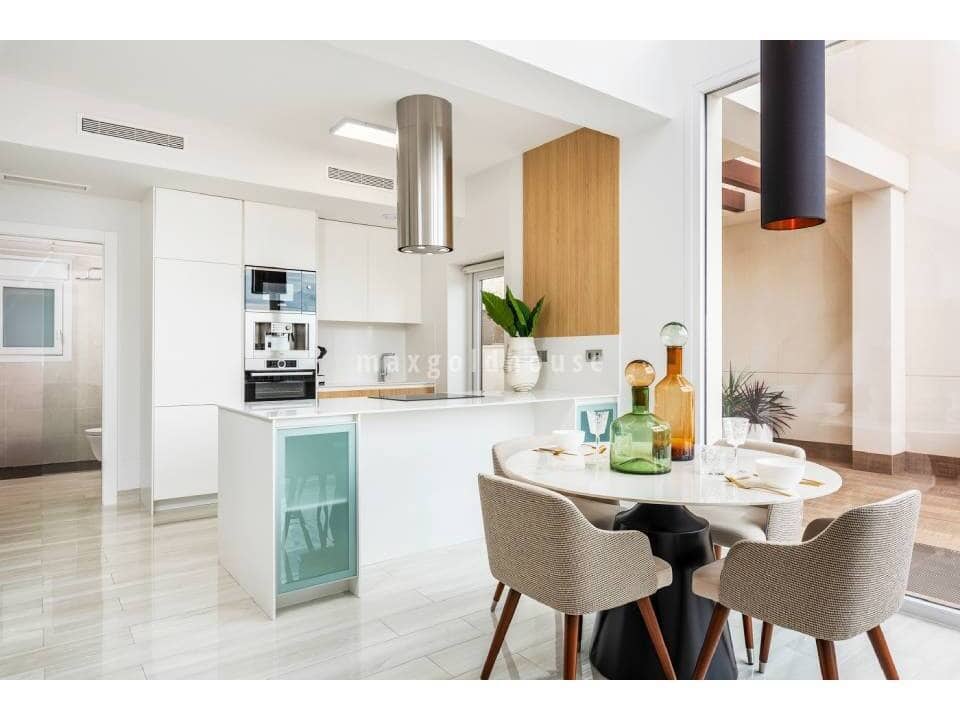 Chalet de 3 habitaciones en Murcia ciudad en venta con piscina - 595.000 € (Ref: 9770132)