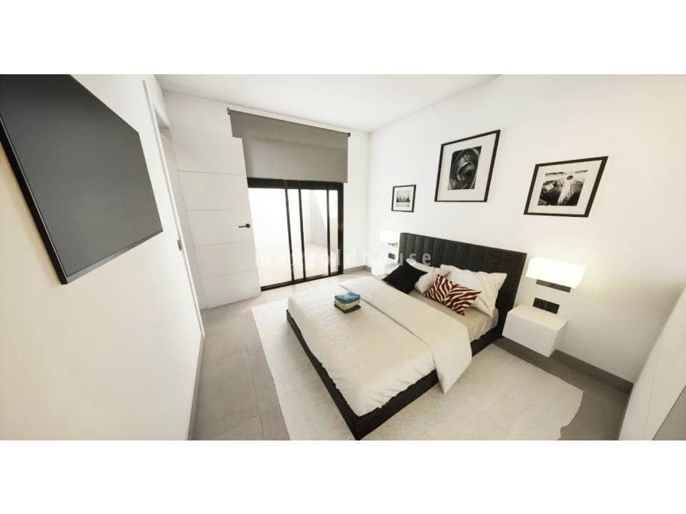 3 soveværelse Villa til salg i Los Alcazares med swimmingpool - € 419.900 (Ref: 9772534)