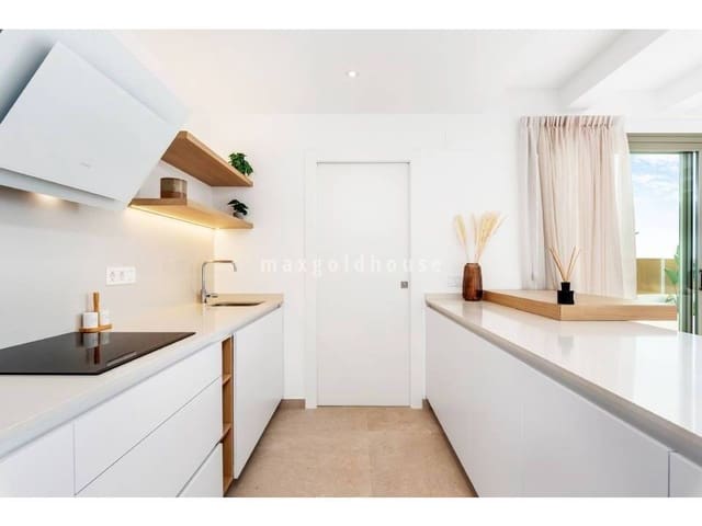 3 soveværelse Villa til salg i Los Alcázares med swimmingpool - € 499.900 (Ref: 9779991)