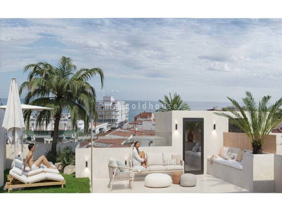 2 bedroom Apartment for sale in Torrevieja with pool - € 268,000 (Ref: 9779994)