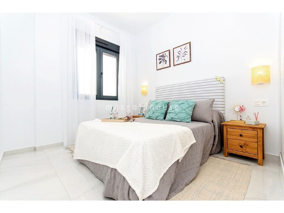 3 bedroom Villa for sale in Los Montesinos with pool - € 465,000 (Ref: 9782321)