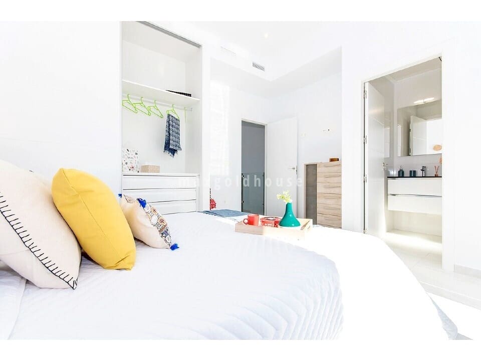 3 bedroom Villa for sale in Los Montesinos with pool - € 465,000 (Ref: 9782321)