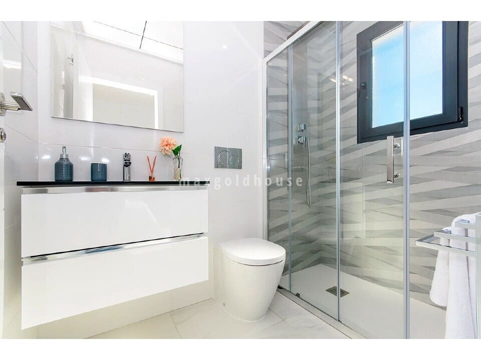 3 bedroom Villa for sale in Los Montesinos with pool - € 465,000 (Ref: 9782321)